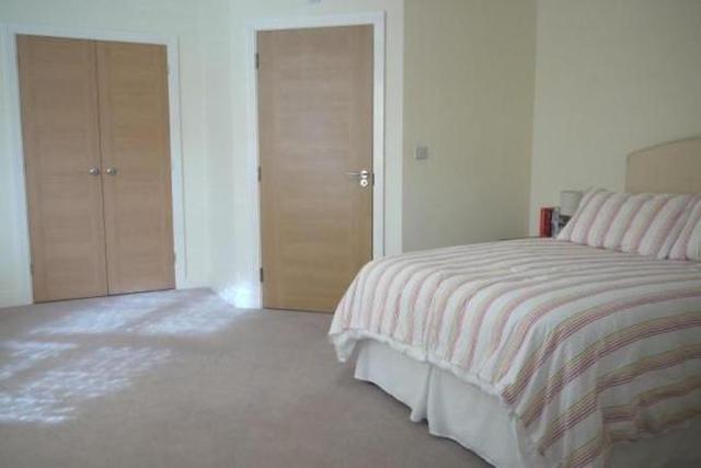  Image of 2 bedroom Flat to rent in Heacham Avenue Ickenham Uxbridge UB10 at Heacham Avenue, Ickenham UB10