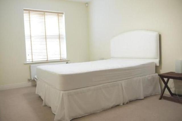  Image of 2 bedroom Flat to rent in Heacham Avenue Ickenham Uxbridge UB10 at Heacham Avenue, Ickenham UB10