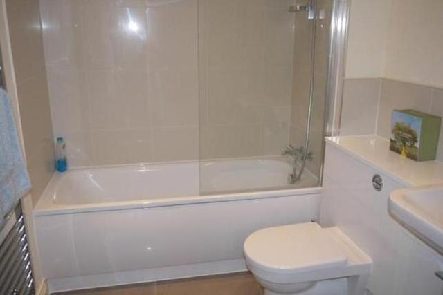  Image of 2 bedroom Flat to rent in Heacham Avenue Ickenham Uxbridge UB10 at Heacham Avenue, Ickenham UB10