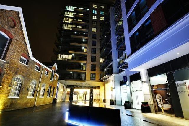  Image of 2 bedroom Flat to rent in New Broadway London W5 at Skyline House, Longfield Avenue, Ealing W5