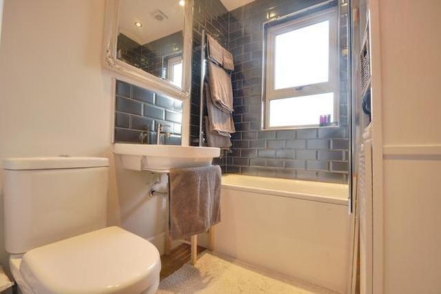  Image of 3 bedroom Flat to rent in Netherbury Road London W5 at Netherbury Road, Ealing W5
