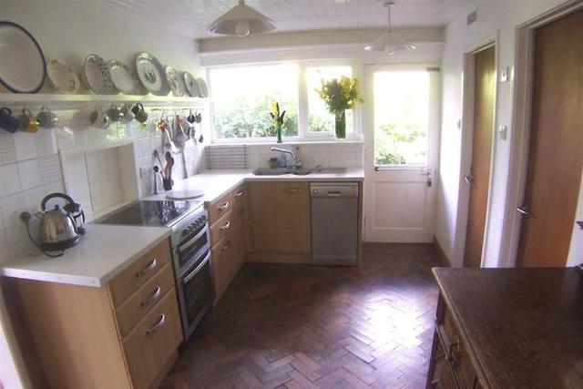 Image of 4 bedroom  for sale in Foxglove Road Almondbury Huddersfield HD5 at Foxglove Road, Almondbury, Huddersfield HD5