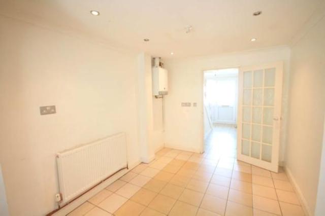 Image of 4 bedroom  to rent in Briar Lea Close Sinfin Derby DE24 at Briar Lea Close, Sinfin, Sinfin DE24