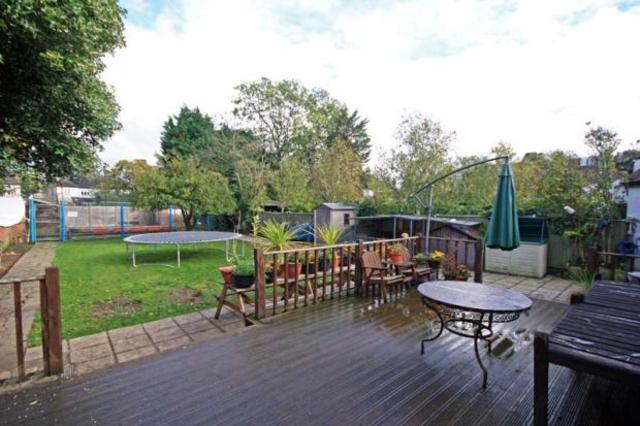  Image of 7 bedroom Property to rent in Gunnersbury Avenue London W5 at Gunnersbury Avenue, Ealing W5