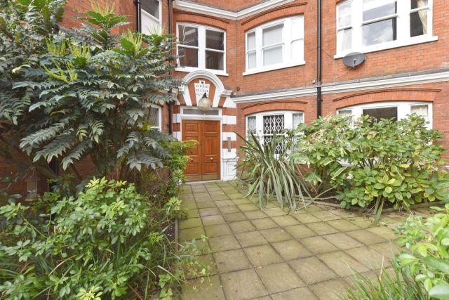  Image of 2 bedroom Flat to rent in Lurline Gardens London SW11 at Albert Palace Mansions, Lurline Gardens SW11