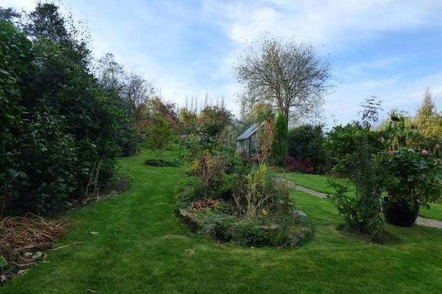  Image of 3 bedroom  for sale in Somerset Road Almondbury Huddersfield HD5 at Somerset Road, Almondbury HD5