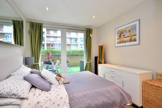  Image of 1 bedroom Flat to rent in Battersea Park Road London SW8 at Battersea Park Road, Nine Elms SW8