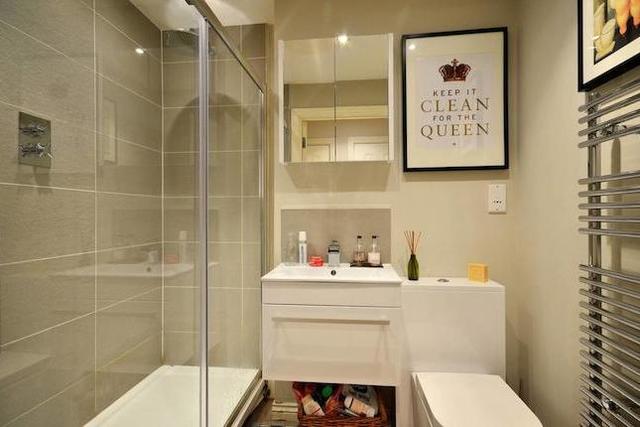  Image of 1 bedroom Flat to rent in Battersea Park Road London SW8 at Battersea Park Road, Nine Elms SW8
