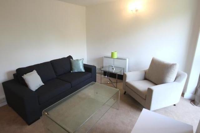 Image of 1 bedroom Triplex to rent in Crayford Road London N7 at Crayford Rd, Holloway N7