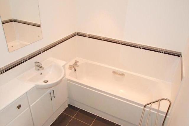  Image of 2 bedroom Flat to rent in Wooldridge Close Feltham TW14 at Wooldridge Close, Feltham TW14