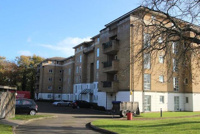  Image of 2 bedroom Flat to rent in Sparkford Gardens London N11 at Sparkford Gardens, London N11