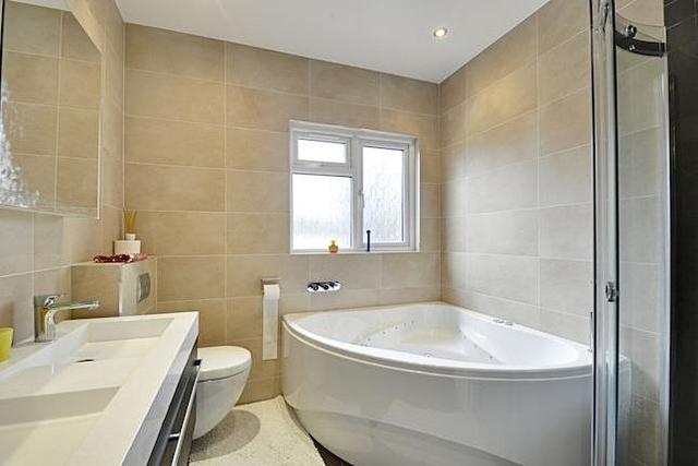 Image of 5 bedroom Property to rent in Lillian Avenue London W3 at Lillian Avenue, Acton W3