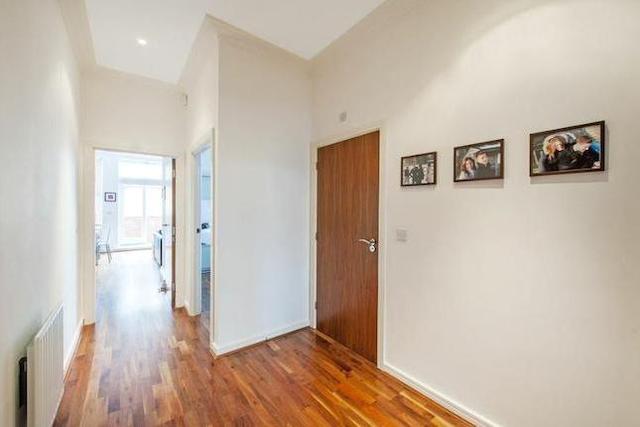  Image of 2 bedroom Flat to rent in Putney Hill London SW15 at Putney Hill, London SW15
