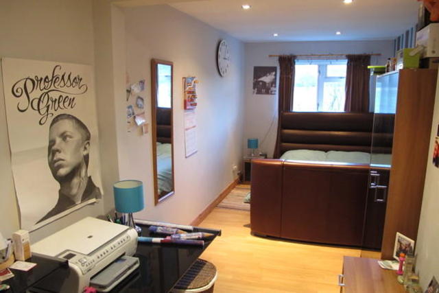  Image of 4 bedroom  for sale in Falconwood Gardens Clifton Nottingham NG11 at Falconwood Gardens, Barton Green, Nottingham NG11