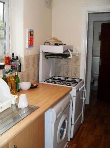  Image of 4 bedroom  to rent in Warwards Lane Stirchley Birmingham B29 at Warwards Lane, Selly Oak, West Midlands B29