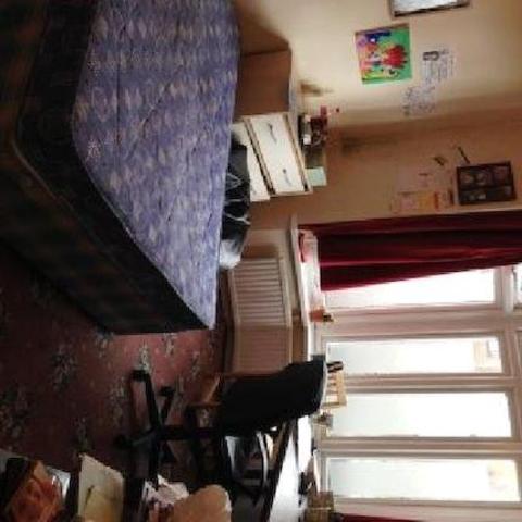  Image of 5 bedroom  to rent in Harlaxton Drive Nottingham NG7 at Harlaxton Drive, Lenton, Nottinghamshire NG7