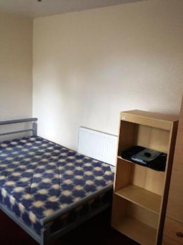  Image of 6 bedroom  to rent in Roman Way Edgbaston Birmingham B15 at Leasow Drive, Selly Oak, West Midlands B15