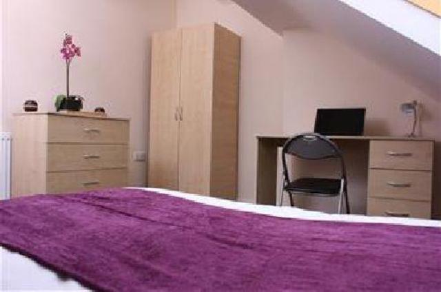  Image of 6 bedroom  to rent in Gloucester Avenue Lenton Nottingham NG7 at Gloucester Avenue, Lenton, Nottinghamshire NG7