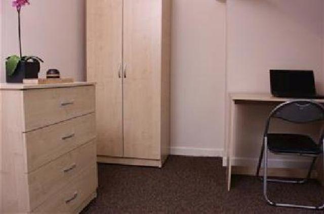  Image of 6 bedroom  to rent in Gloucester Avenue Lenton Nottingham NG7 at Gloucester Avenue, Lenton, Nottinghamshire NG7