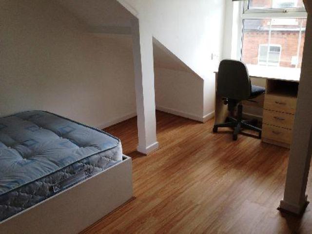  Image of 6 bedroom  to rent in Frederick Grove Lenton Nottingham NG7 at Frederick Grove, Lenton, Nottinghamshire NG7