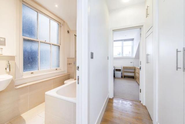  Image of 3 bedroom Flat to rent in Cromwell Road London SW5 at Cromwell Road, London SW5