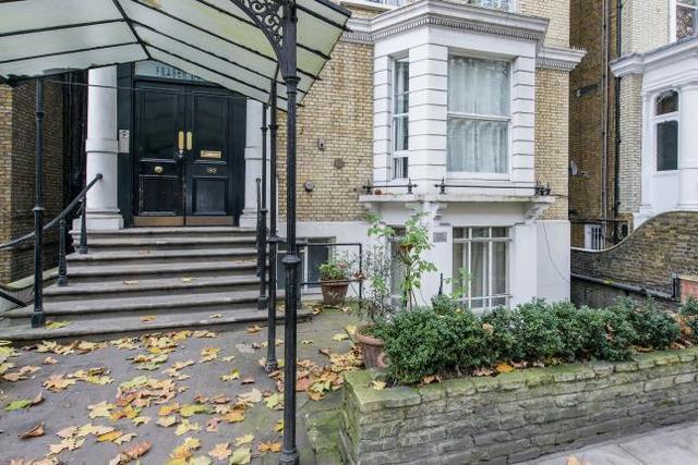  Image of 3 bedroom Flat to rent in Cromwell Road London SW5 at Cromwell Road, London SW5