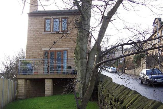  Image of 3 bedroom  to rent in Hanson Lane Lockwood Huddersfield HD1 at Hanson Lane, Lockwood, Huddersfield HD1