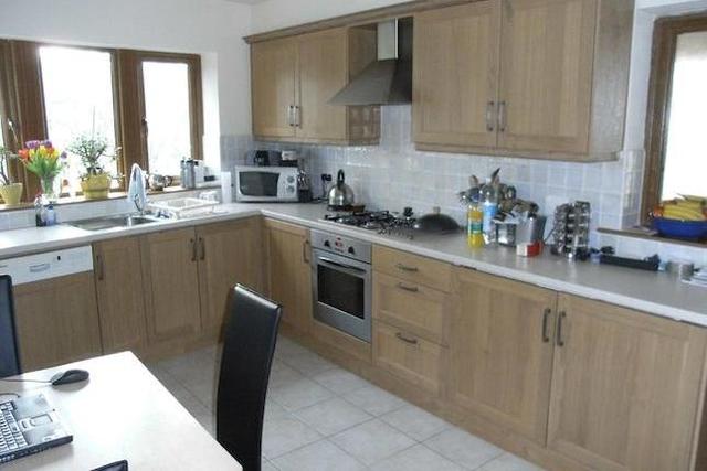  Image of 3 bedroom  to rent in Hanson Lane Lockwood Huddersfield HD1 at Hanson Lane, Lockwood, Huddersfield HD1