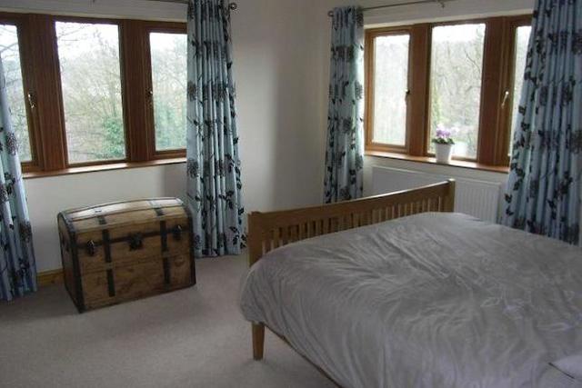  Image of 3 bedroom  to rent in Hanson Lane Lockwood Huddersfield HD1 at Hanson Lane, Lockwood, Huddersfield HD1