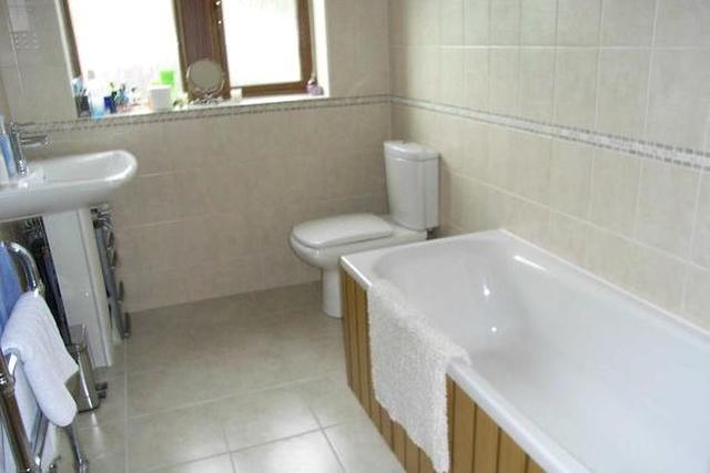  Image of 3 bedroom  to rent in Hanson Lane Lockwood Huddersfield HD1 at Hanson Lane, Lockwood, Huddersfield HD1