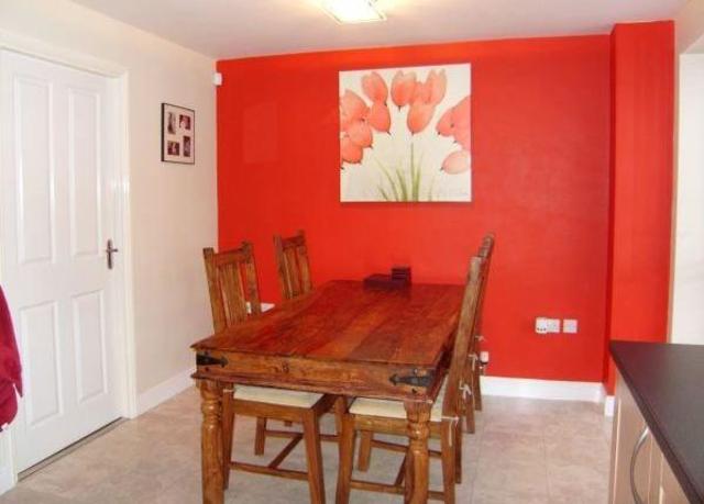  Image of 3 bedroom Town House to rent in Spout Hill Brighouse HD6 at Spout Hill, Brighouse, West Yorkshire HD6