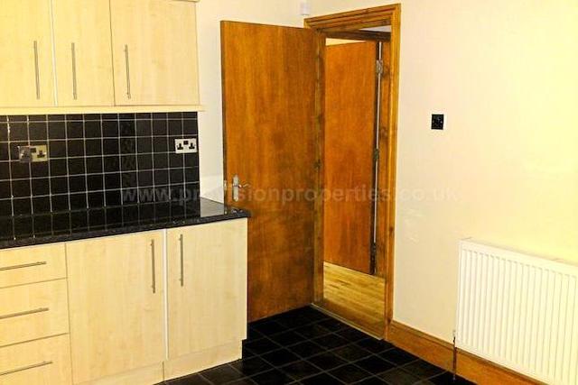  Image of 7 bedroom Terraced house to rent in Brudenell Mount Hyde Park Leeds LS6 at Brudenell Mount, Leeds LS6