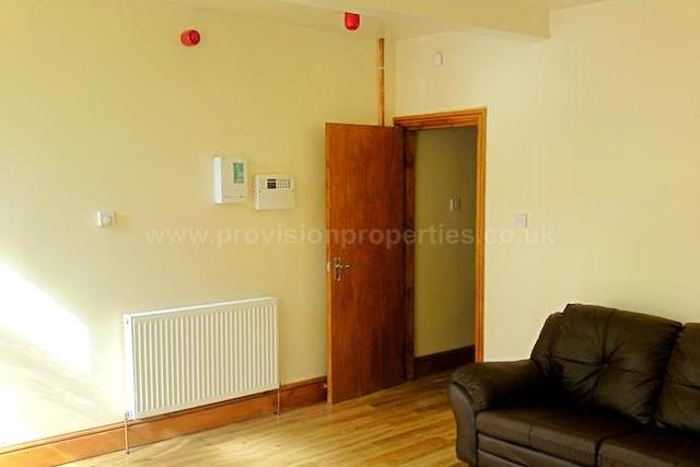  Image of 7 bedroom Terraced house to rent in Brudenell Mount Hyde Park Leeds LS6 at Brudenell Mount, Leeds LS6