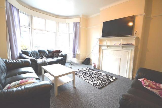 Image of 9 bedroom  to rent in St. Michaels Villas Headingley Leeds LS6 at St. Michaels Villas, Leeds LS6
