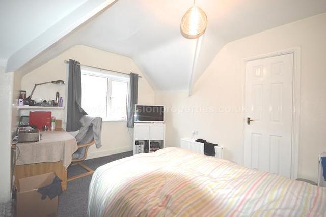  Image of 9 bedroom  to rent in St. Michaels Villas Headingley Leeds LS6 at St. Michaels Villas, Leeds LS6