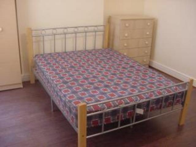  Image of 1 bedroom Flat to rent in Kitchener Road Selly Park Birmingham B29 at Flat 1, 34 Kitchener Road, Selly Park, Birmingham B29