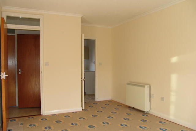  Image of 2 bedroom Flat for sale in Summerlays Court Bath BA2 at Summerlays Court, Bath, BA2