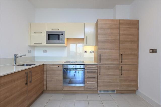  Image of 2 bedroom Flat for sale in Wandsworth Road London SW8 at 212 Wandsworth Road, Nine Elms, London SW8