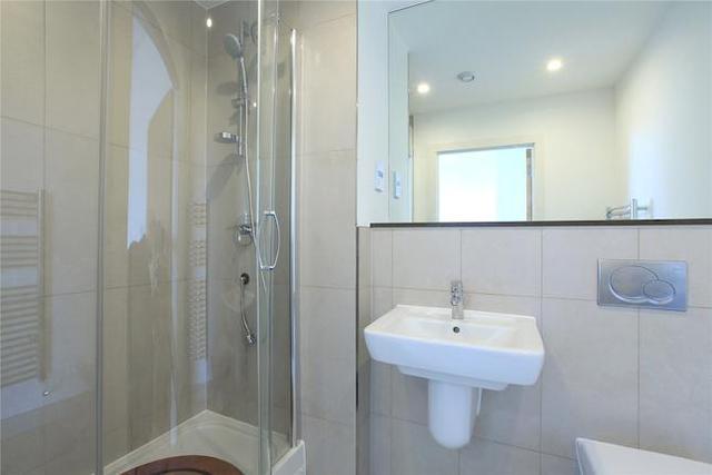  Image of 2 bedroom Flat for sale in Wandsworth Road London SW8 at 212 Wandsworth Road, Nine Elms, London SW8