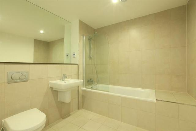  Image of 2 bedroom Flat for sale in Wandsworth Road London SW8 at 212 Wandsworth Road, Nine Elms, London SW8
