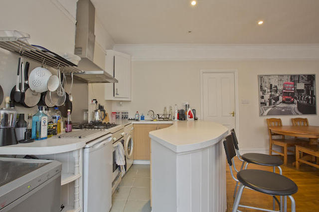  Image of 2 bedroom Flat for sale in Cavendish Road London SW12 at Cavendish Road, London SW12