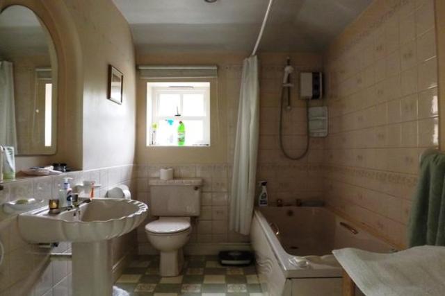 Image of 2 bedroom Terraced house for sale in Chandos Avenue Netherfield Nottingham NG4 at Chandos Avenue, Netherfield, Nottingham NG4