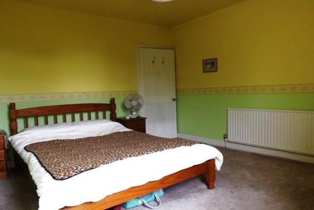  Image of 2 bedroom Terraced house for sale in Chandos Avenue Netherfield Nottingham NG4 at Chandos Avenue, Netherfield, Nottingham NG4