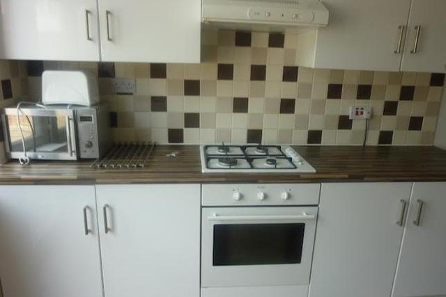  Image of 4 bedroom  to rent in Pendragon Road Perry Barr Birmingham B42 at Pendragon Road, Perry Barr, Birmingham B42