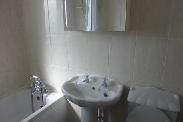  Image of 4 bedroom  to rent in Pendragon Road Perry Barr Birmingham B42 at Pendragon Road, Perry Barr, Birmingham B42