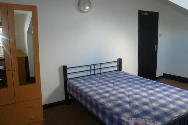  Image of 6 bedroom Property to rent in Warwards Lane Stirchley Birmingham B29 at Warwards Lane, Selly Oak, Birmingham B29