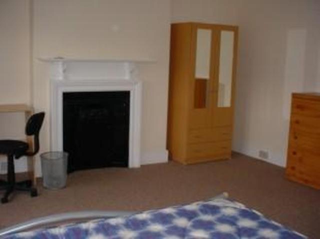  Image of 6 bedroom  to rent in Hallewell Road Edgbaston Birmingham B16 at Hallewell Road, Edgbaston, Birmingham B16