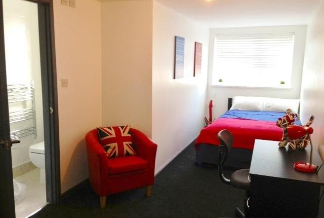  Image of 6 bedroom Terraced house to rent in Milner Road Selly Oak Birmingham B29 at 17 Milner Road, Sellypark, Birmingham B29
