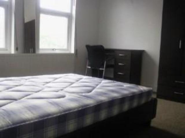 Image of 7 bedroom Terraced house to rent in Exeter Road Selly Oak Birmingham B29 at 38 Exeter Road, Birmingham B29