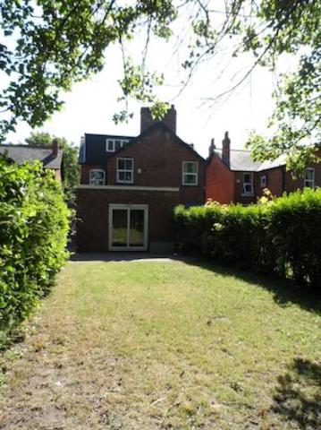  Image of 8 bedroom  to rent in Oak Tree Lane Selly Oak Birmingham B29 at 28 Oak Tree Lane, Birmingham B29